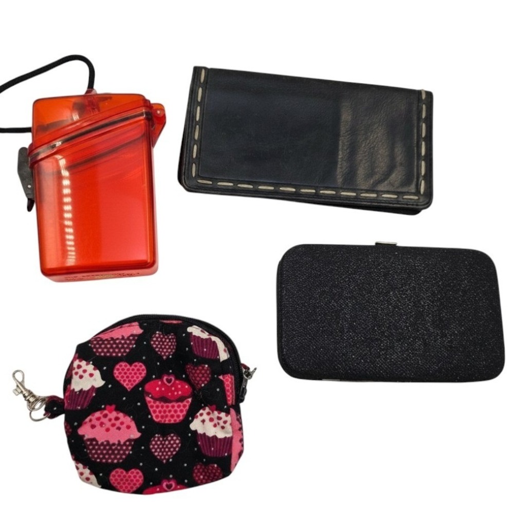 Lot of 4 Wallets Witz Waterproof Case Cupcake Coin Purse Hard Shell Wallet O9